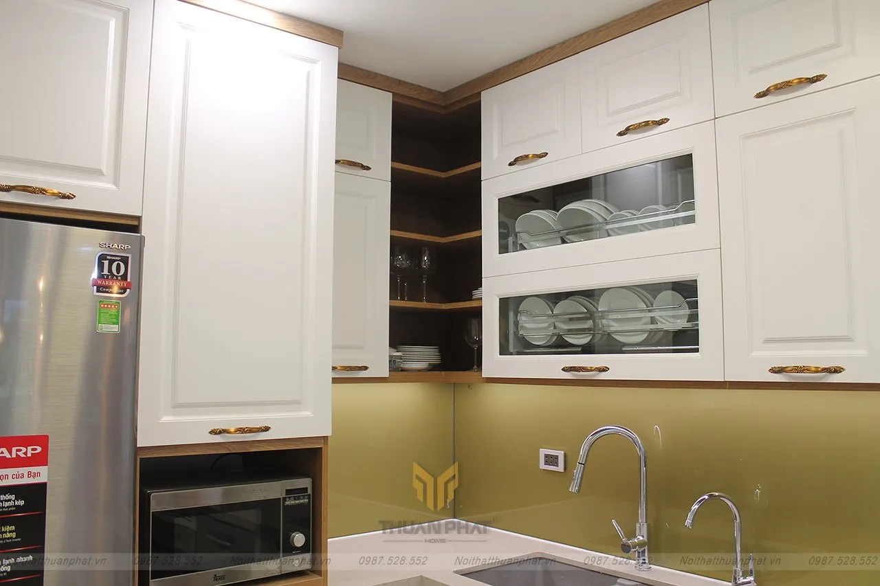 Mẫu tủ bếp inox cánh laminate cốt nhựa 